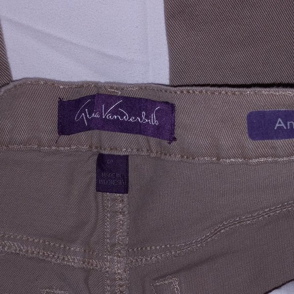 Gloria Vanderbilt Amanda Tan Jeans - Picture 3 of 6